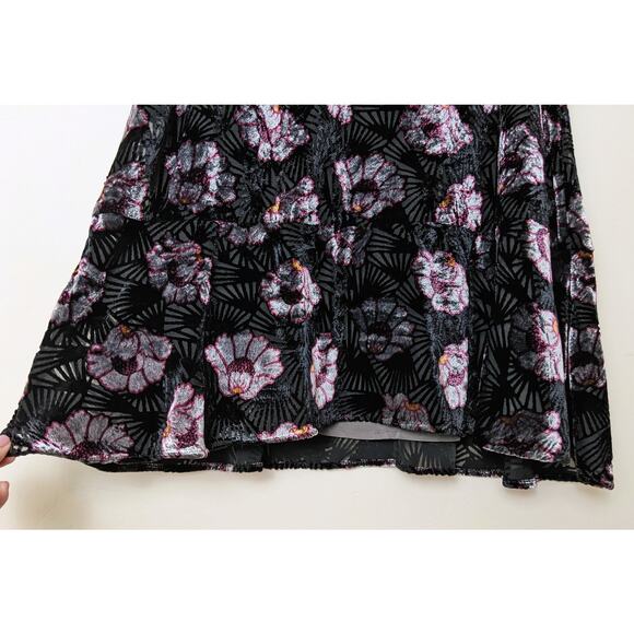 LOFT Black & Silver Iced Floral Velvet Sleeveless Peplum Swing Dress Size Small - Picture 7 of 12